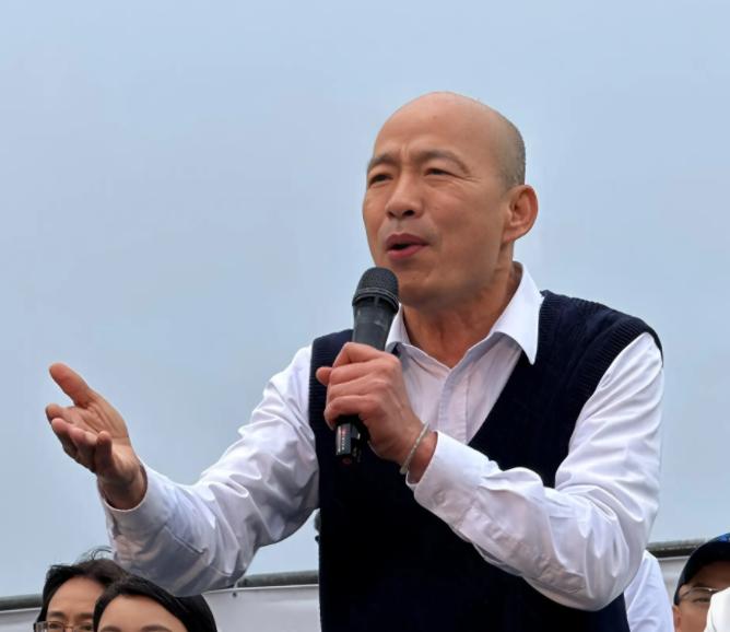 12月9日，台湾地区的韩国瑜放话称，台湾是全球华人里唯一“做到百分百民主”的地区