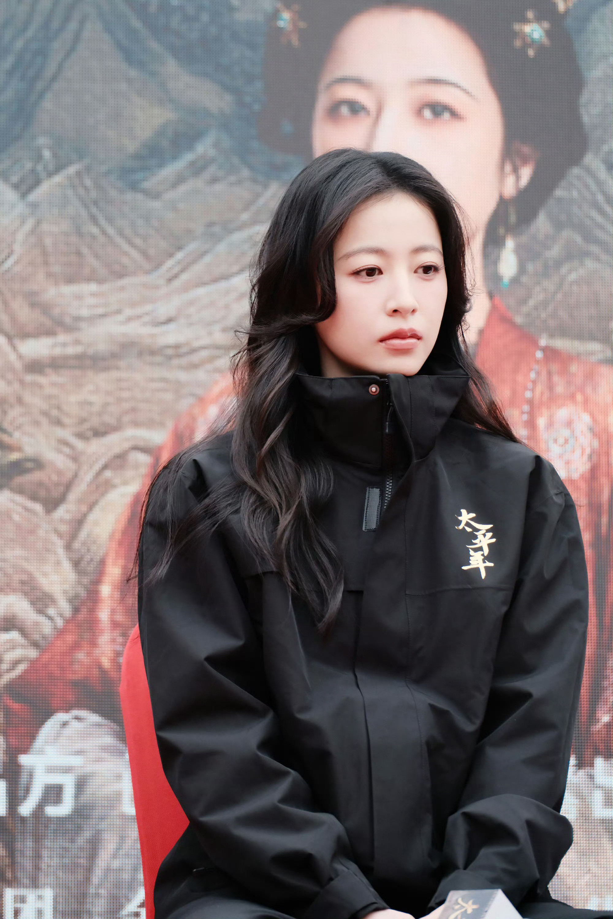 周雨彤好美！姐姐唇炎越来越严重的感觉可以去看看中医