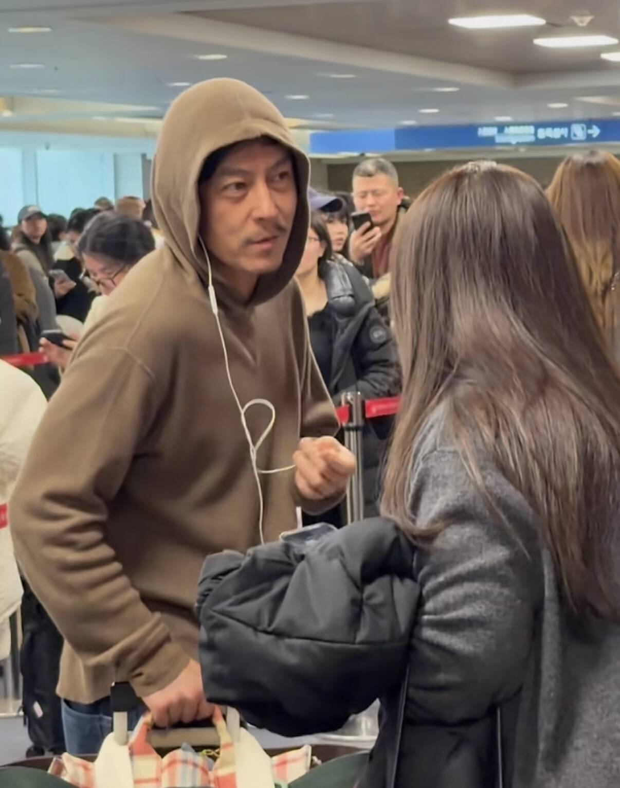 原来陈冠希跟谢霆锋同岁