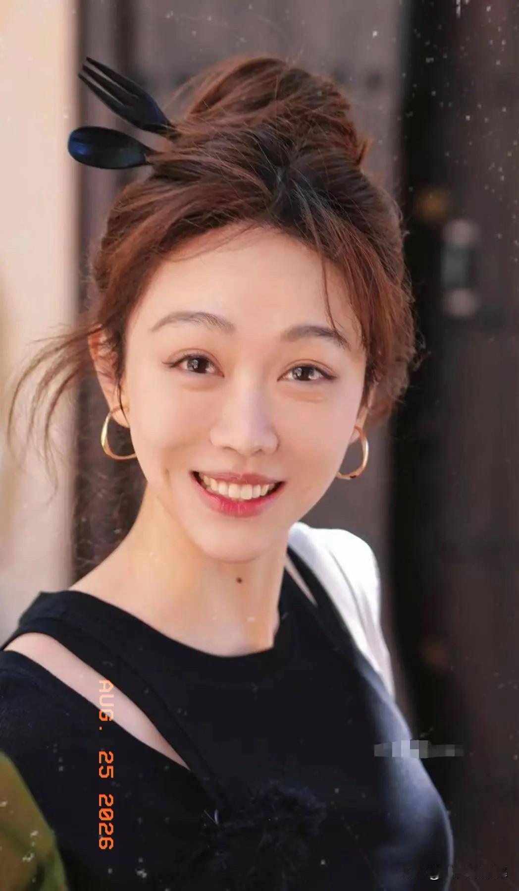 终于明白了，为啥好多综艺节目都喜欢请姜妍，不是因为她长的好看，也不是她资源雄
