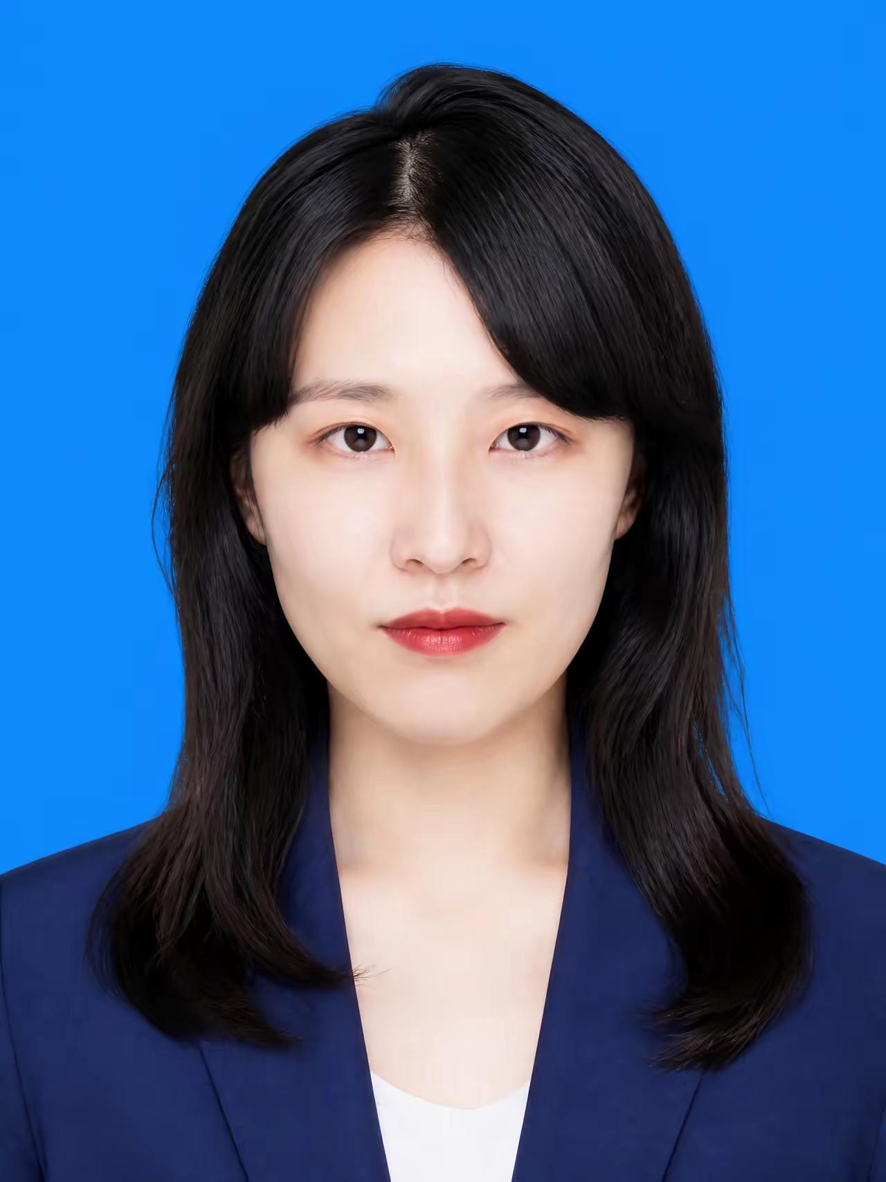 胡奉雅这姑娘，真让人服气。1990年出生的她，2015年放弃国外全额奖学金读
