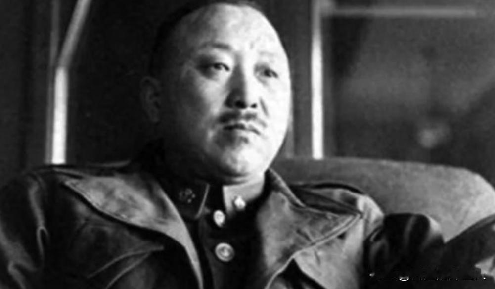 ]1949年开国大典之前，毛主席收到一封特殊的来信，署名是国民党高级将领卫立煌，