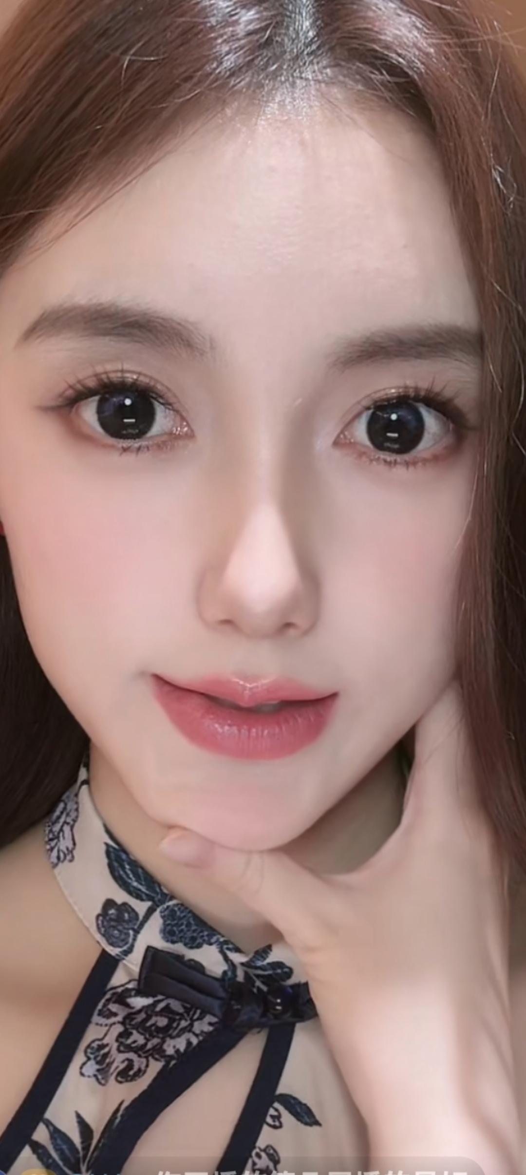 温柔甜美的少女，浅笑如春风