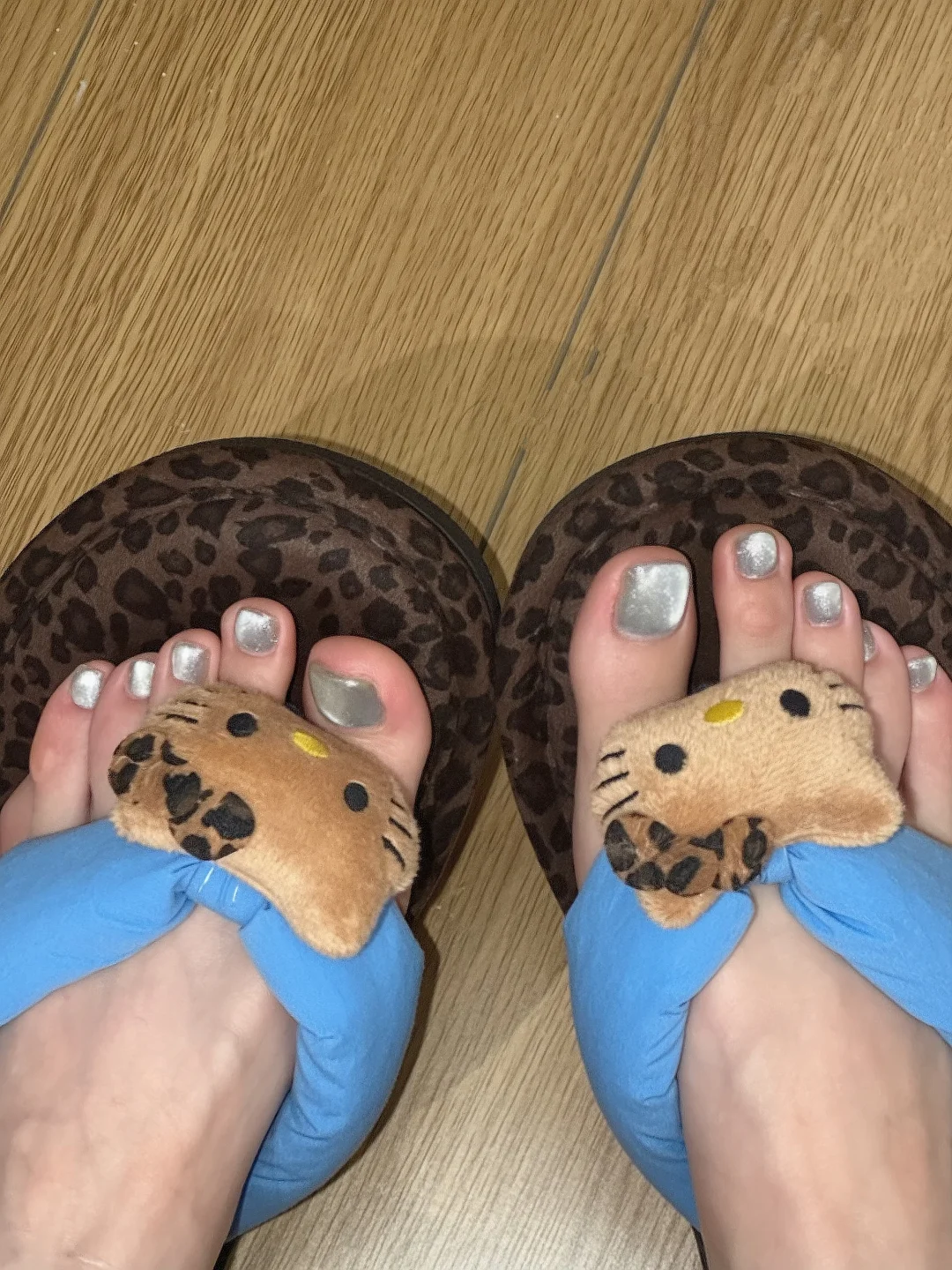 新做的女人味十足美甲💅🏻美的我一遍又一遍