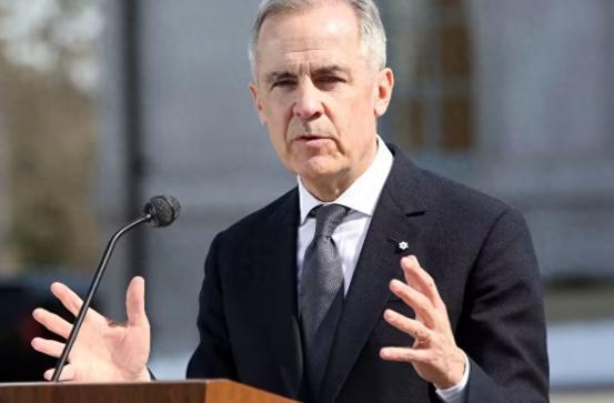 加拿大总理选择下周来访，估计是心里慌了！看一眼地图就知道，如果美国拿下格陵兰岛