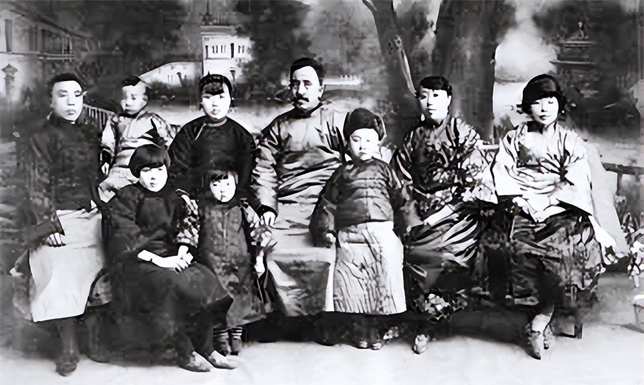 北洋军阀时期，有个不成文的规定，各大派系打仗不能杀降，其中包括普通士兵和大帅，谁