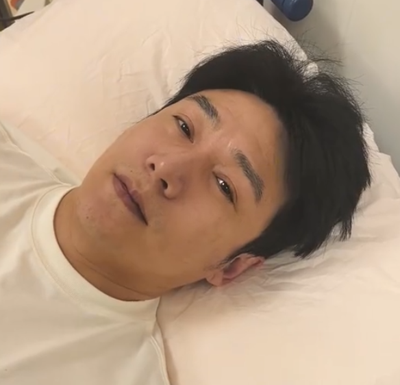 陆毅，主打一个“听劝”！前不久，网友发现陆毅的嘴唇发紫，还拿张雪峰举例，他第