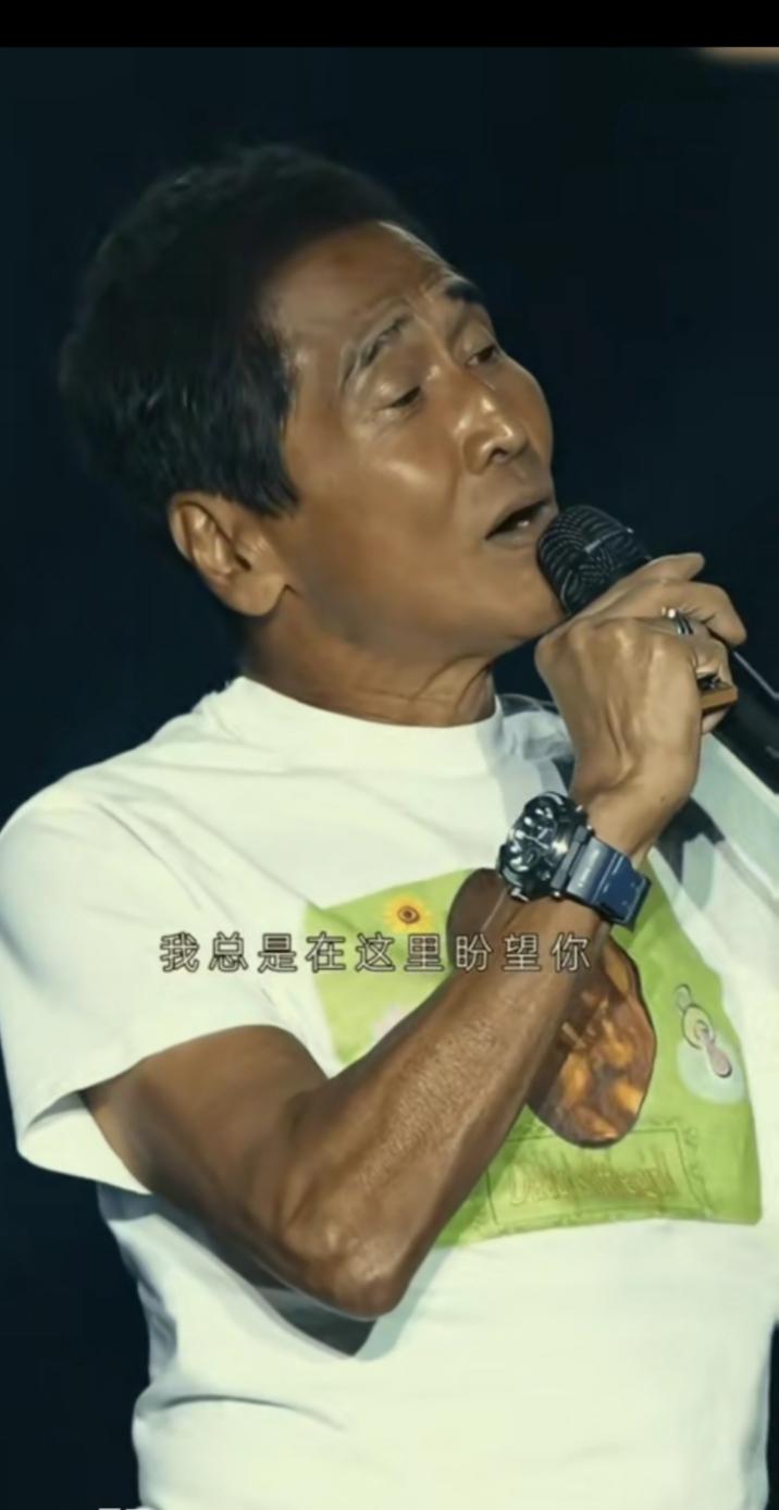 天呐，这跟非洲人一样黑的明星是谁呀？