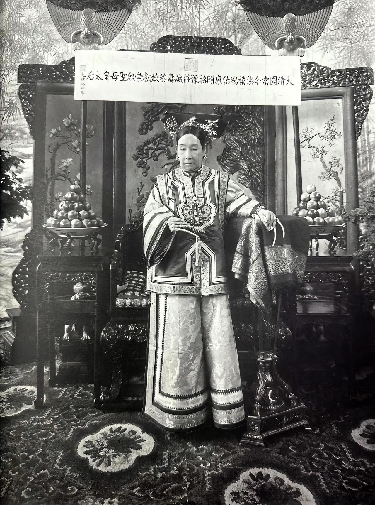 1900年，慈禧逃出北京，她曾住在山西首富乔家。没想到，她竟然开口说：“借10万