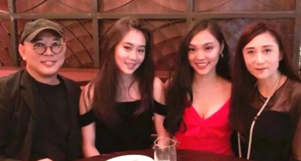 李连杰即将升格当老丈人了。8月8日，他在微博发文宣布大女儿即将结婚，还送了