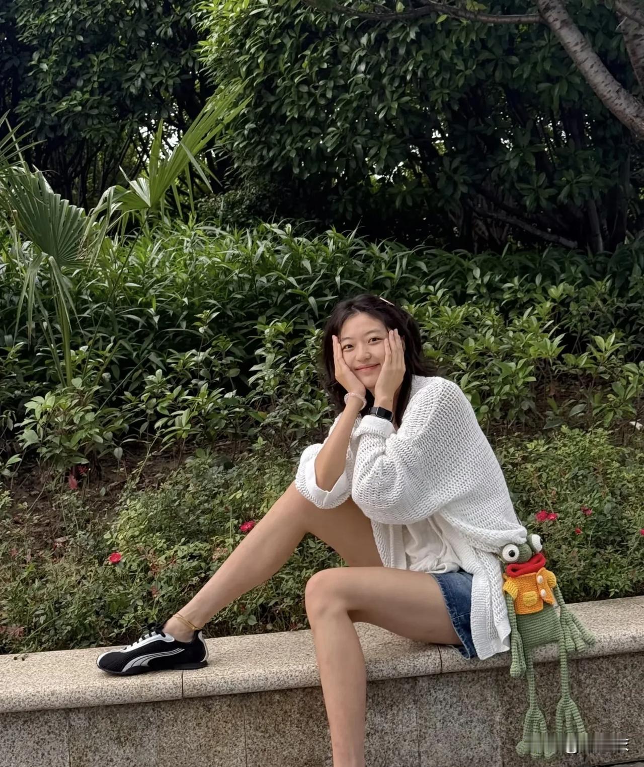 其实我感觉孙千的长相和气质偏氛围感了，就是时丑时美的哈哈哈。因为我看过她挺