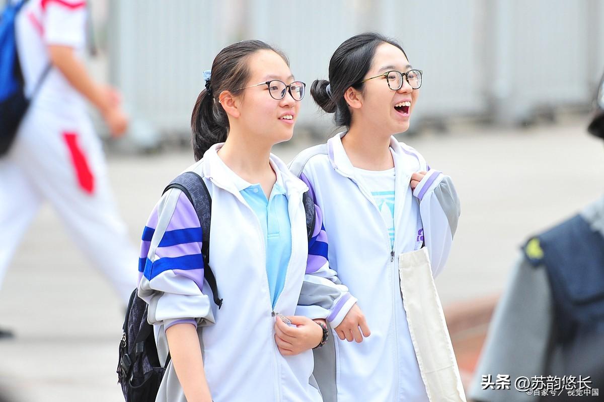 上了高中你才会发现：1、如果你的语文成绩低于100分，说明你的语言表达能力很差