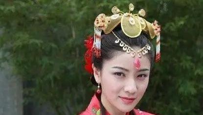 洪武14年，朱元璋把25岁的安庆公主嫁给新科状元欧阳伦，洞房花烛夜，一对璧人翻云