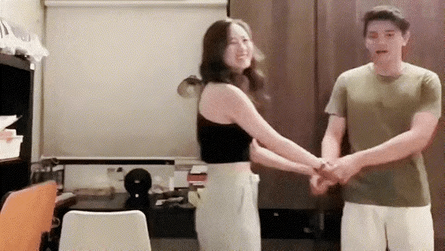 你会陪你女朋友拍短视频，直播吗？