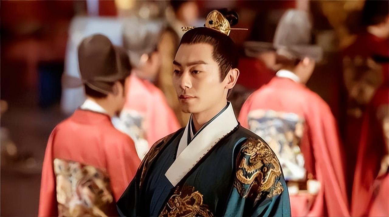 朱允炆和朱瞻基都削藩，为何一个没了皇位，一个成功了？建文元年六月，南京皇城