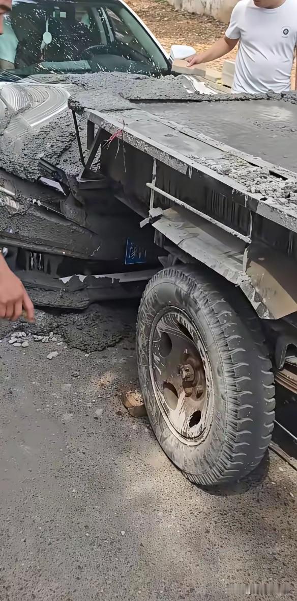 怎么办[笑着哭]