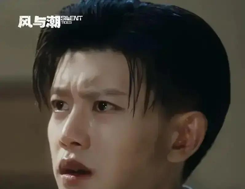 今年奢牌选人，画风突变！没追顶流小花，反而把宝押在任嘉伦身上。《烈焰