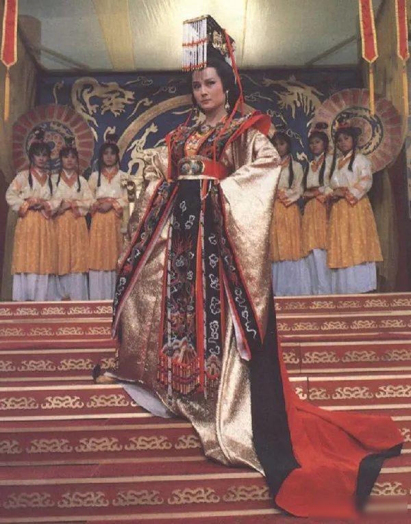 李治病重那年，朝堂暗流汹涌，躺在病榻上的皇帝，把“军国大事取天后处分”写进遗诏，
