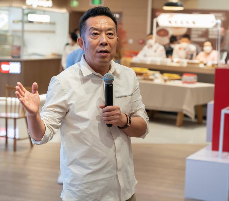 一家年营收62亿的中餐巨头，给离职员工打了张欠条。补偿金分四次付，最晚拖到202