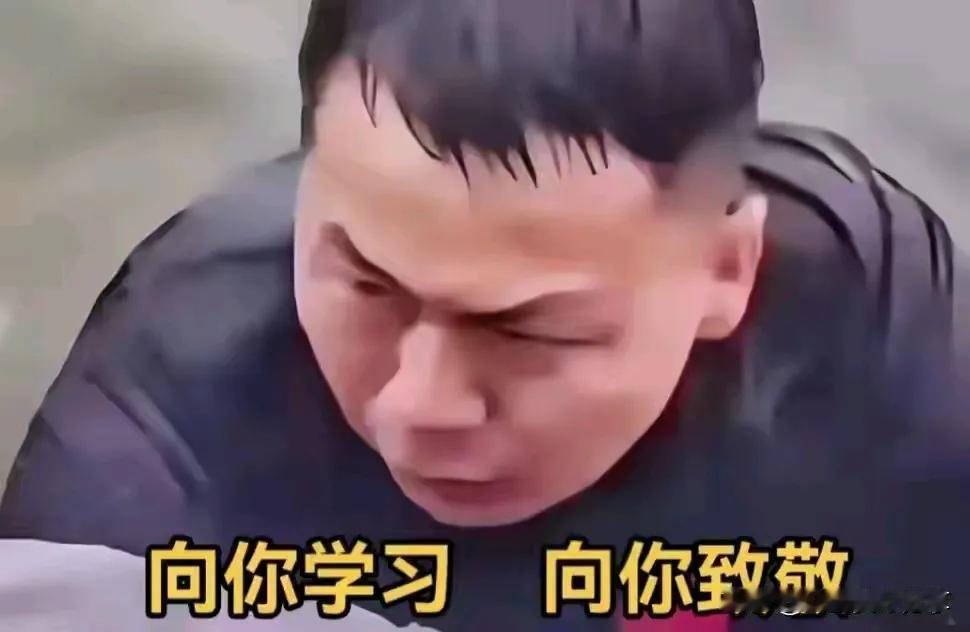 当我们心灵干旱枯萎时，军人张伟给我们社会刮来一股清凉正气之风，下了一场令人清醒的