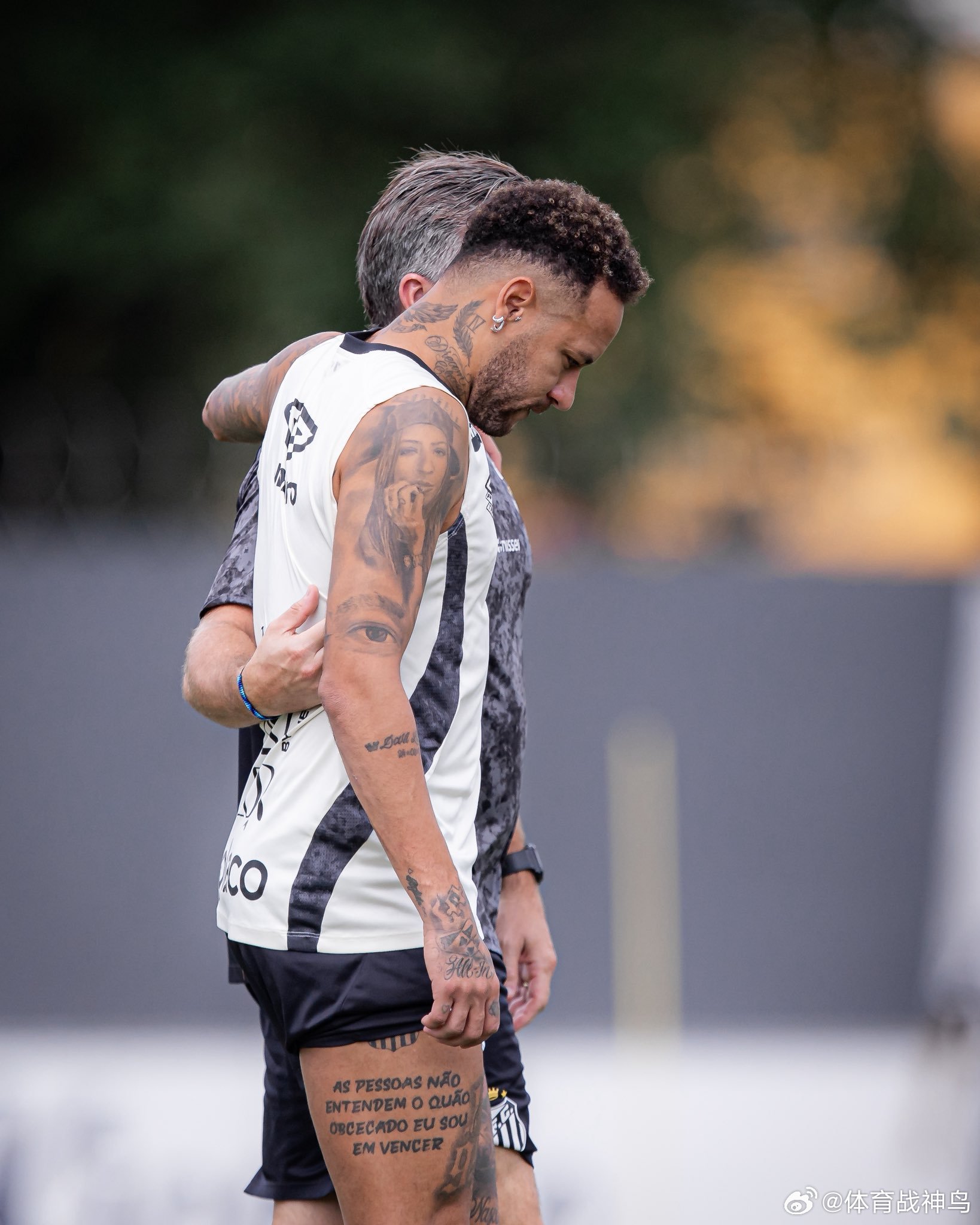 最新消息：内马尔再次受伤！这位巴西球星将缺席明天米拉索尔对阵桑托斯的比赛。内马尔