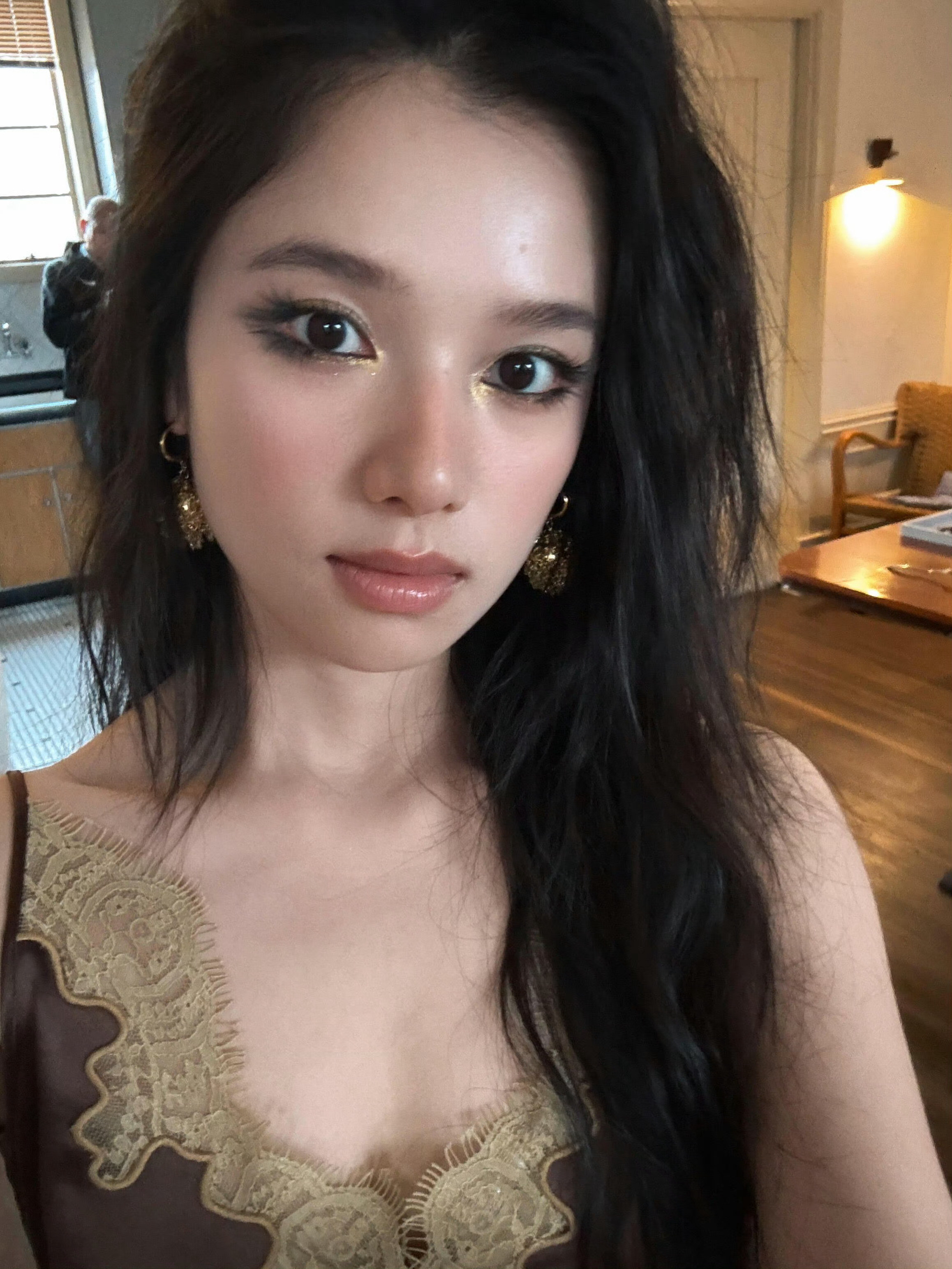 张婧仪亲妈的吸睛脸太权威了应该至少也有50次了吧[爱心]​