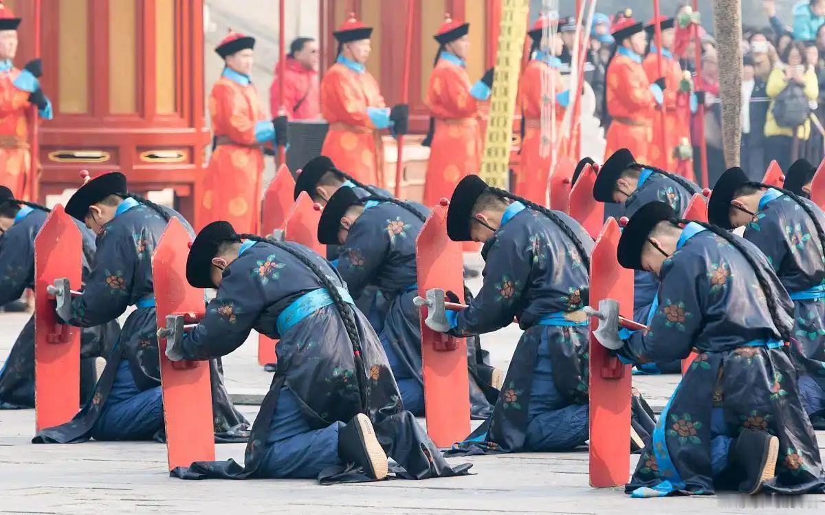各朝代奴才应答语变化你敢信吗？影视剧里让我们背了二十年的那句"喳"，在真正的