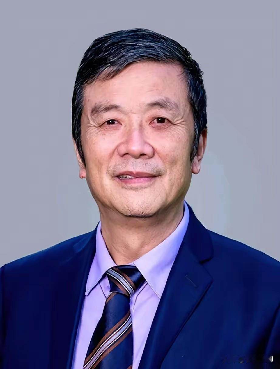 任正非的弟弟任树录，华为常务监事，首席后勤官。任正非给任树录定下家规：不许碰华为