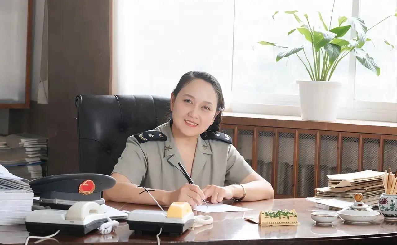儿子17岁去世，57岁又丧夫，90岁的她孤身一人，依旧美丽如初，你还认识她吗？
