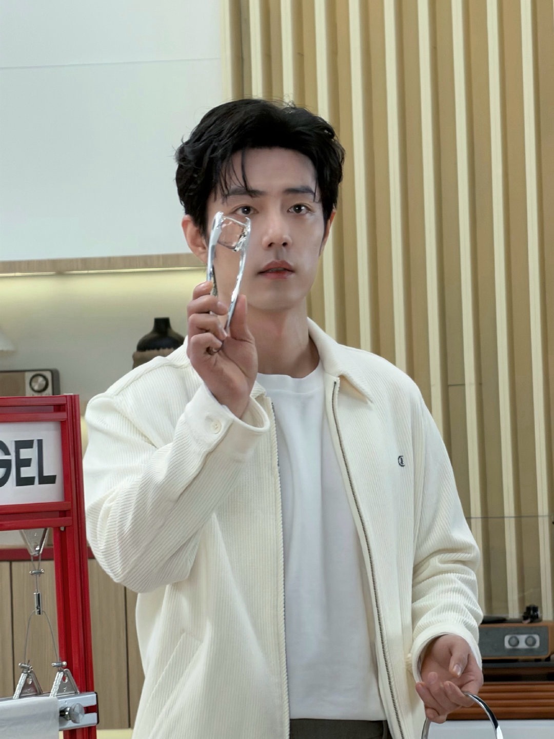 肖战今天品牌直播造型出图，还有live图！