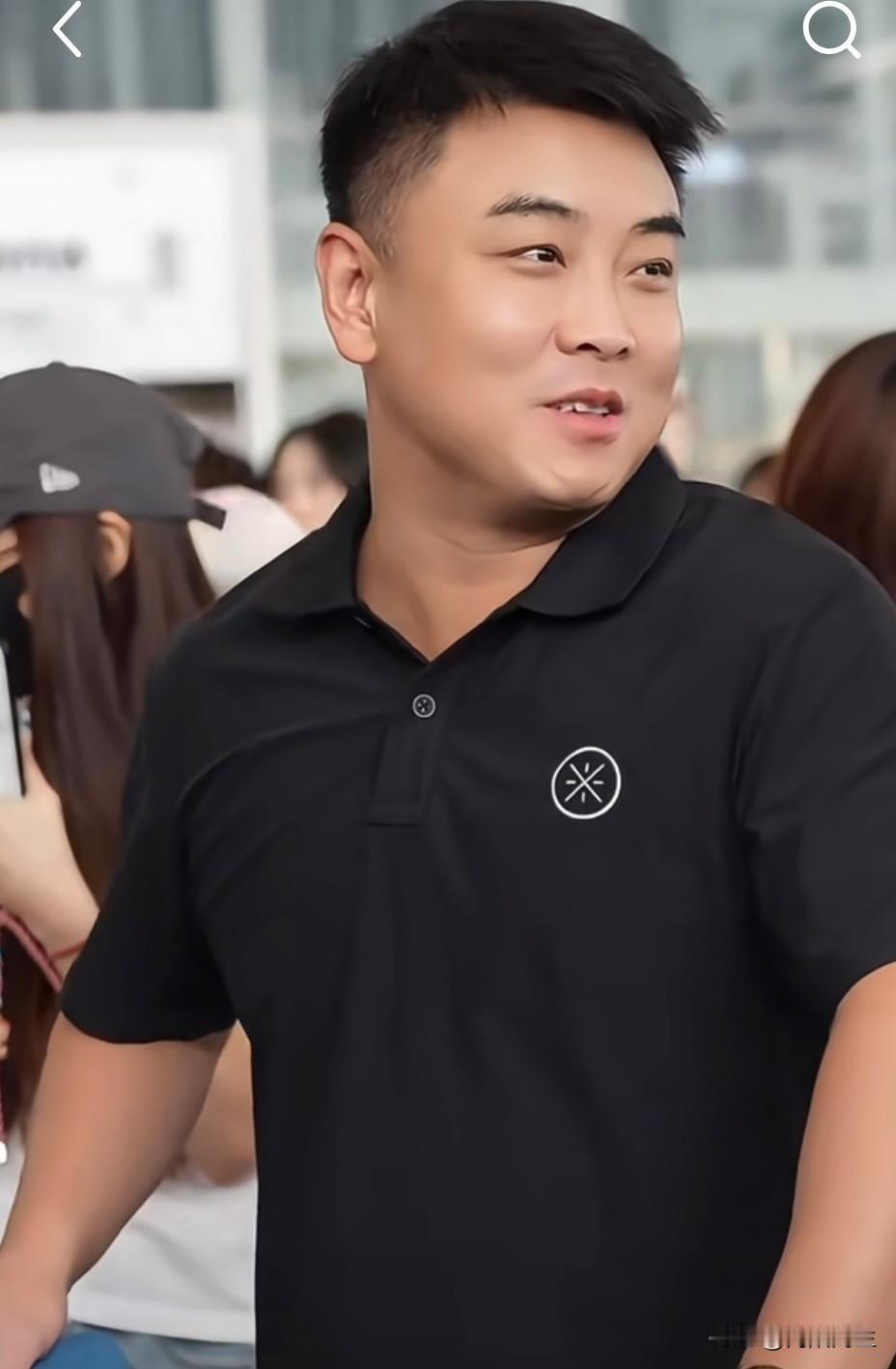 国乒大部队终于动身了，眼尖的应该都在队伍里瞅见王皓了吧！这回都不用等啥官宣