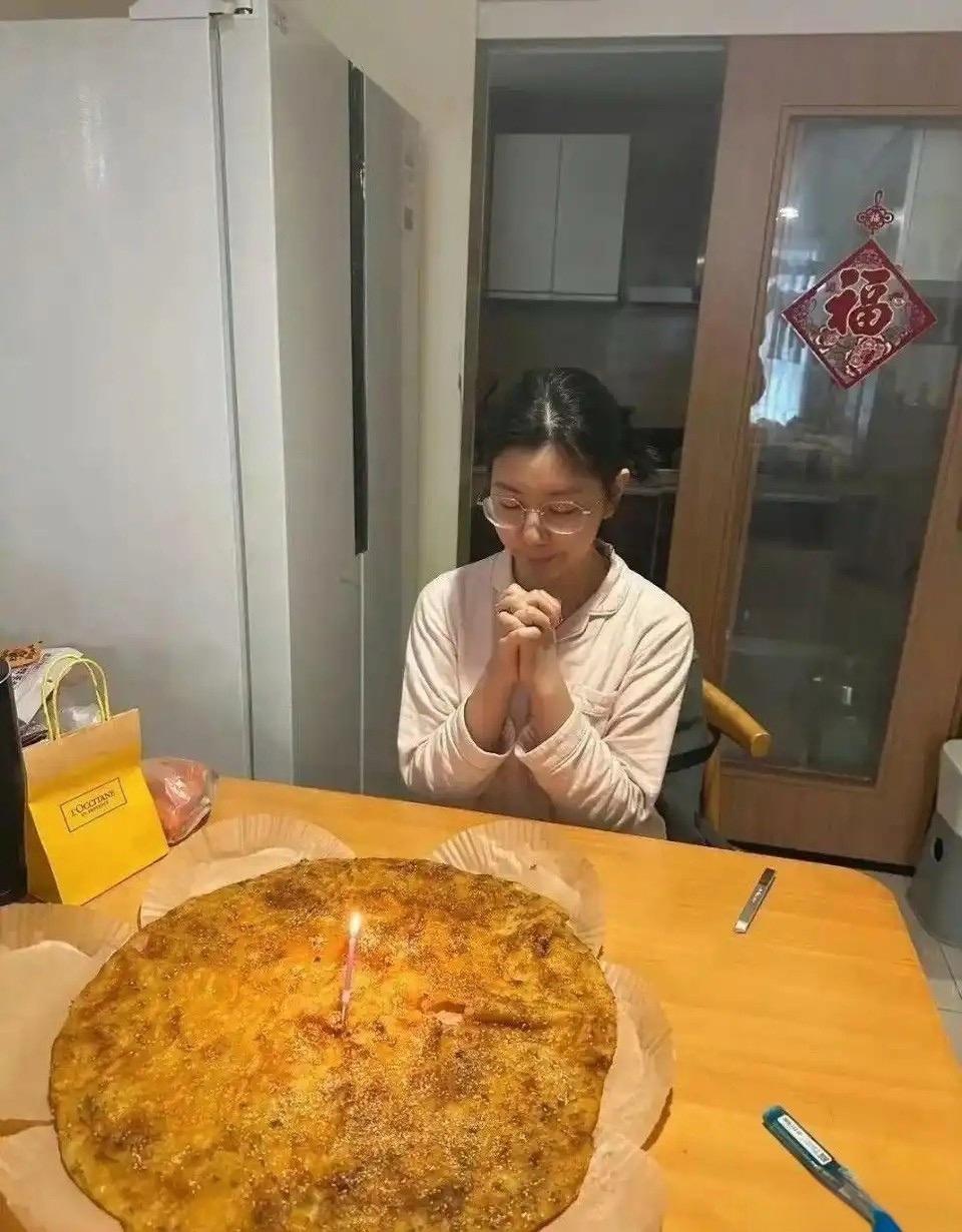 简约版生日蛋糕