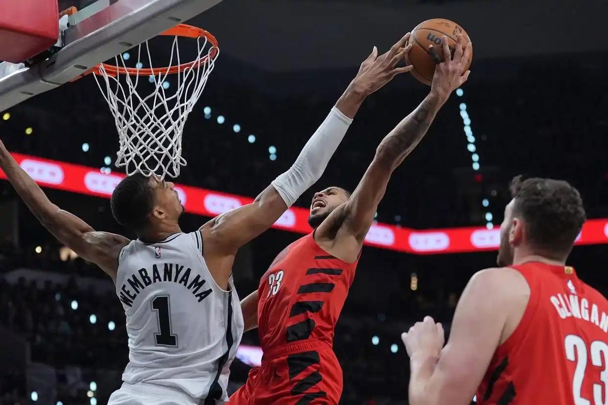 4月29日，文班亚马17+14+6帽率马刺4-1淘汰开拓者晋级，杨瀚森赛季正式结