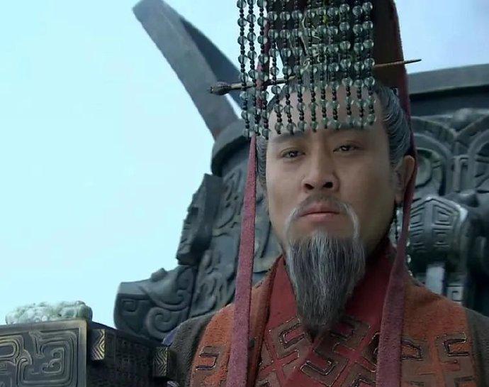 【汉昭烈帝刘备的一生】0岁，出生于河北涿郡琢县，据说祖上是西汉中山靖王刘胜