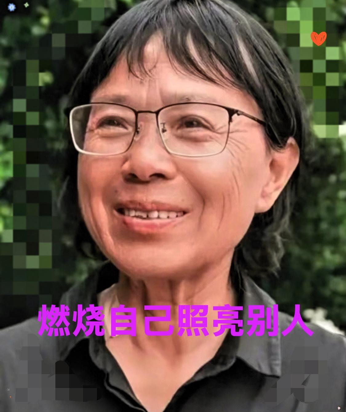 我有个亲戚曾在华坪支教了几个月，和张桂梅一起共事过。亲戚说，实际的张桂梅跟网上说