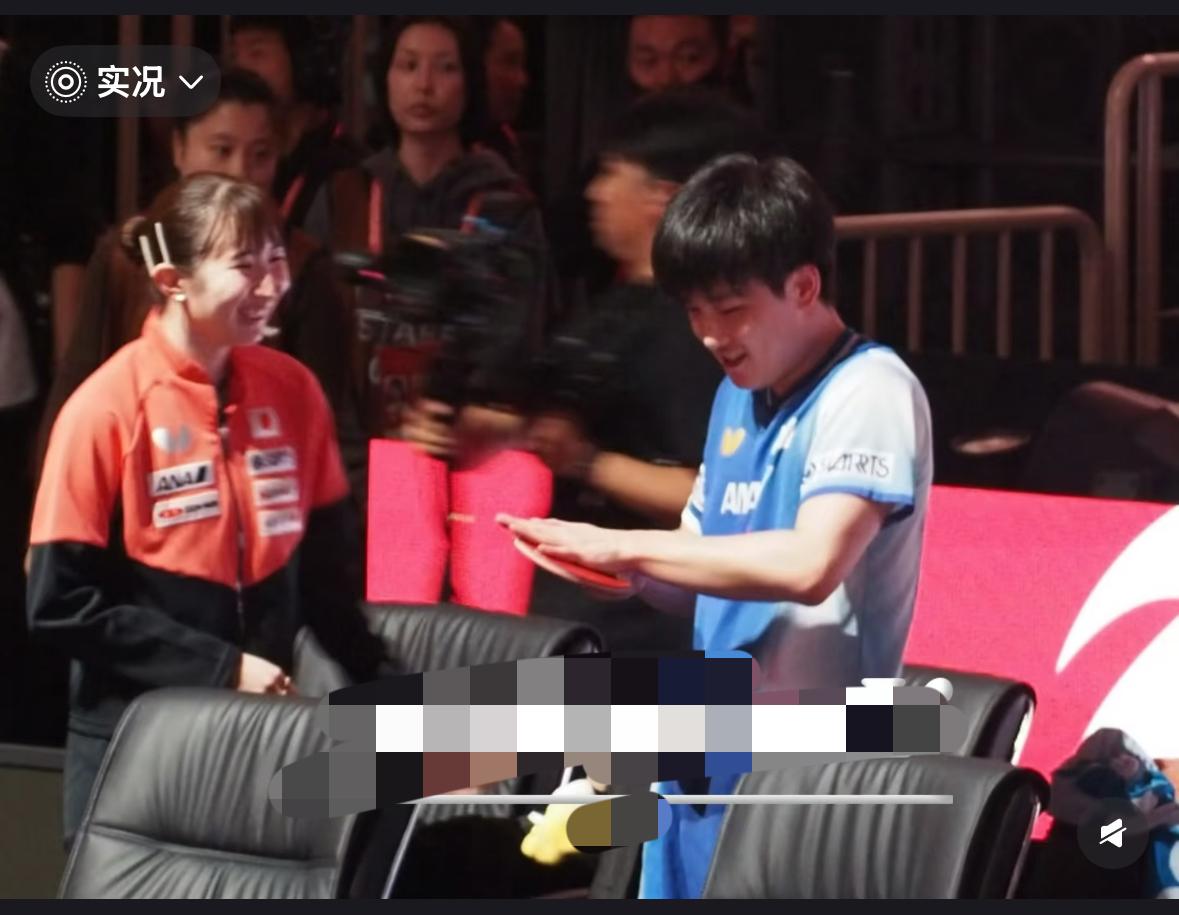 成都混团世界杯早田希娜与张本智和说说笑笑力破不和传闻成都混团的赛场外，早田