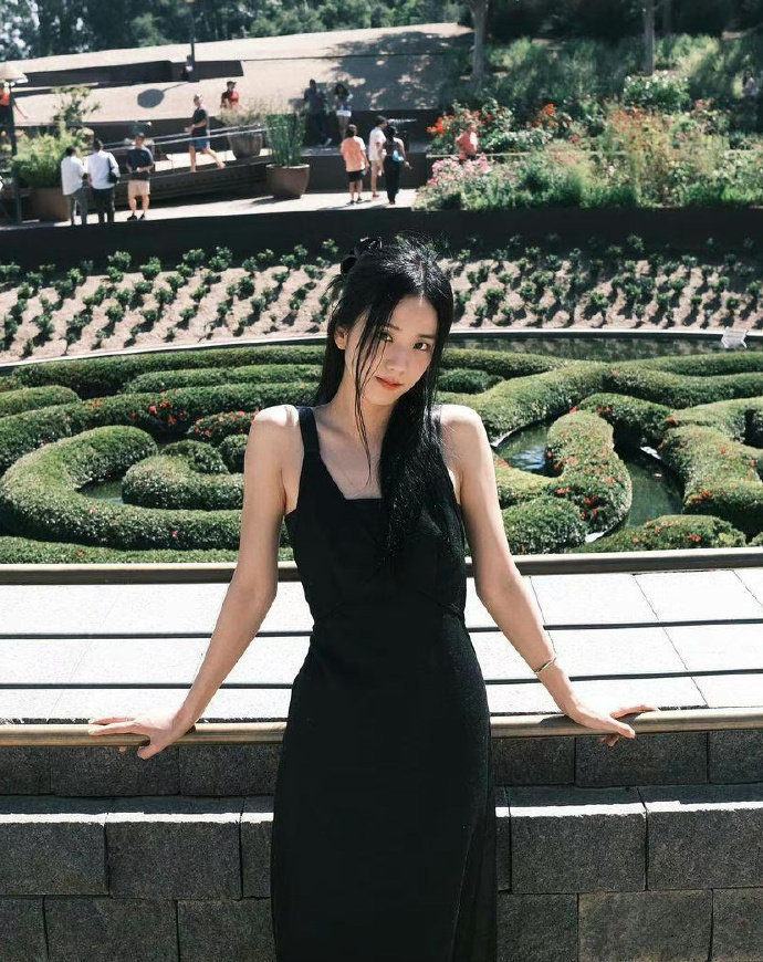 Jisoo金智秀一些很美的生活照