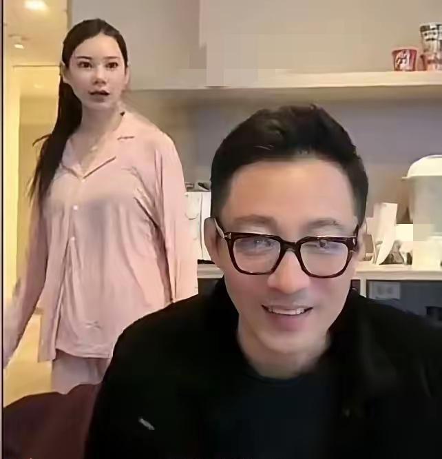 别再吹马筱梅驭夫有术了，她给汪小菲甩脸子那天，张兰就把家族信托砸了出来，汪小菲一