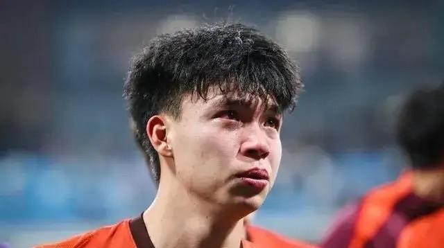 抵制国足赞助商，真的会让中国足球涅槃重生吗？中国足球迎来好消息，球迷们终于醒悟，