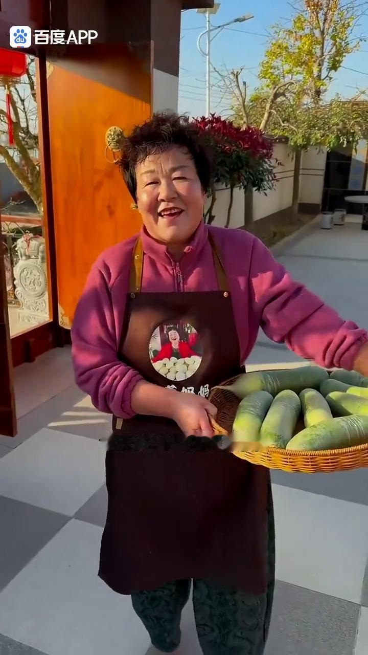 萝卜咸菜。带你们看看山东妈妈不用盐杀水就能腌出清爽脆口的萝卜咸菜。好脆，这两天