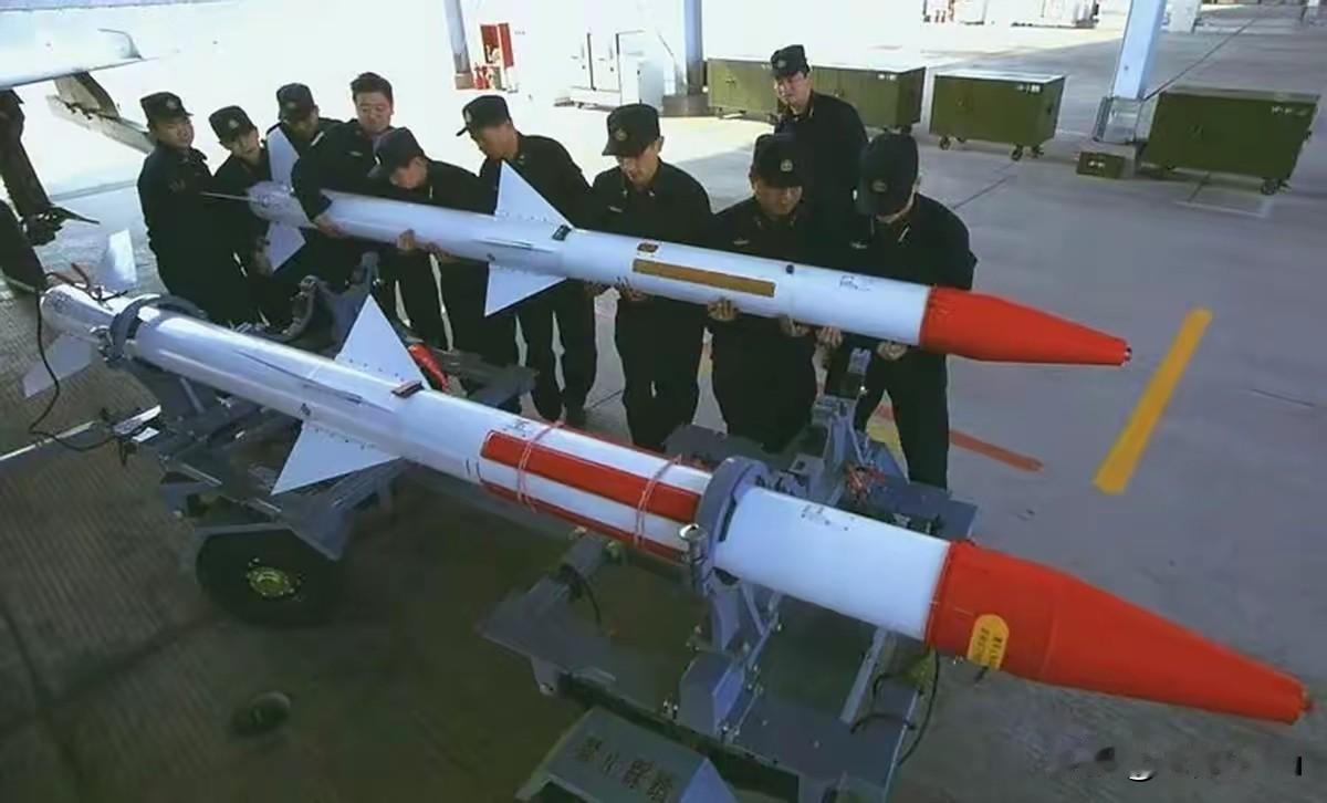 2. 印度称破解霹雳15网友：白送全套图纸也造不出：印度媒体称中国换装霹雳-1