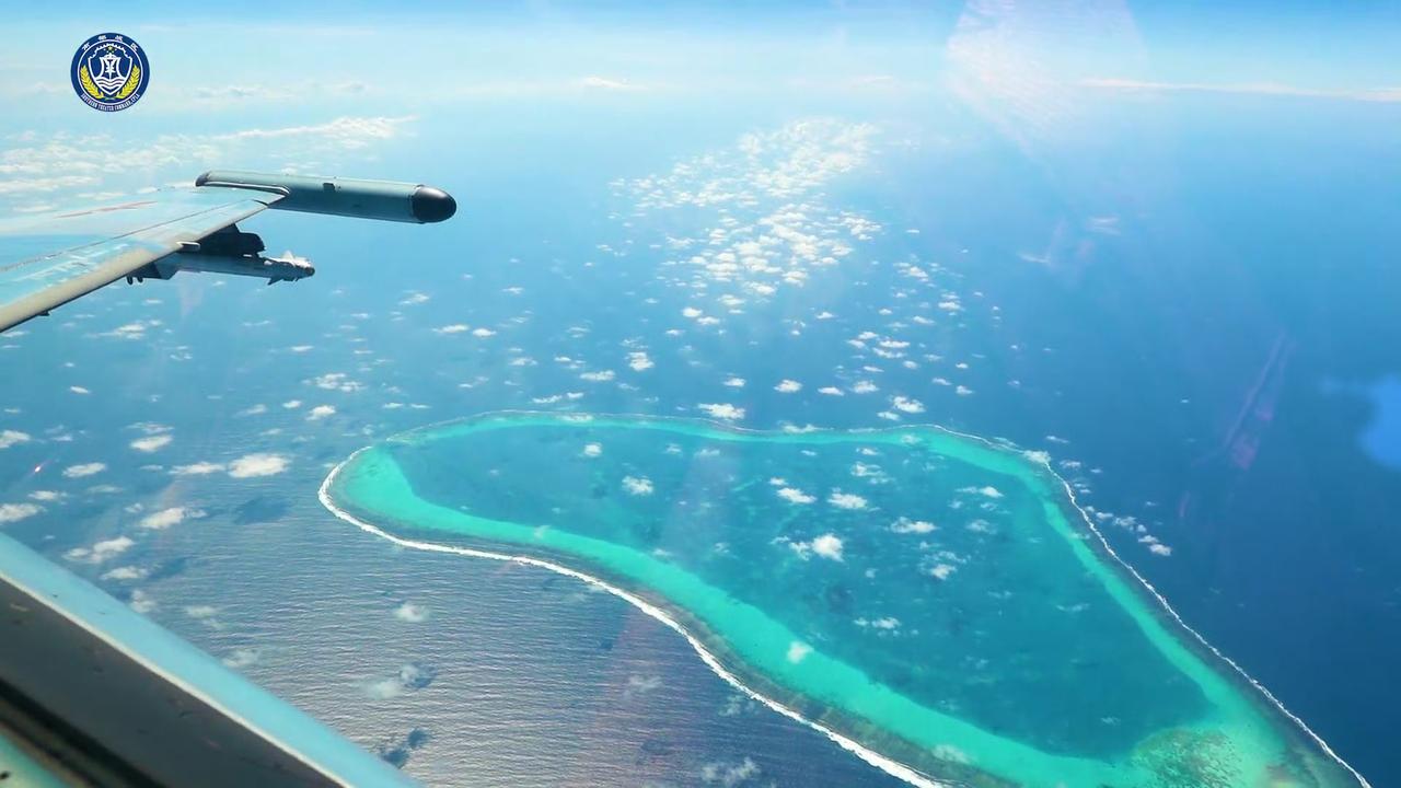 黄岩岛上空的“南霸天”苏-35