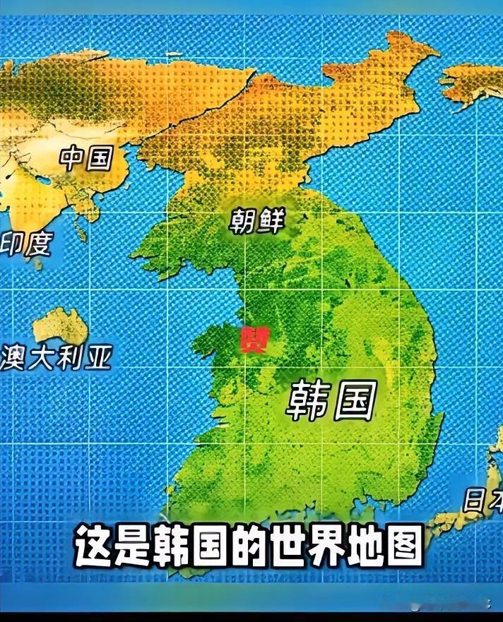 李在明深深地知道，是明太祖朱元璋赐李家朝鲜王朝国号。他穿着一品文官服，行三叩九