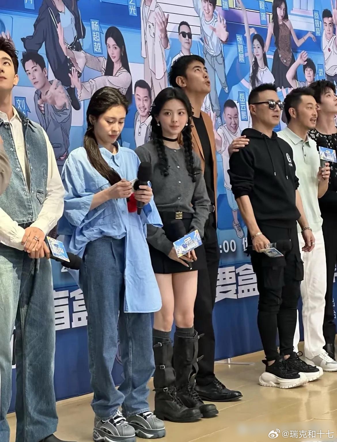 服了这个杨超越，这也有点太不上镜了吧。。。​​​