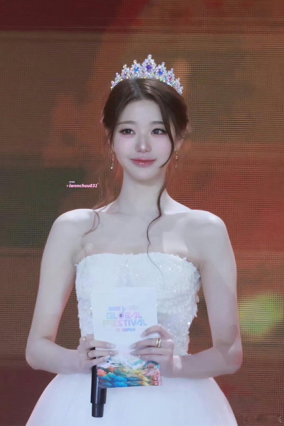 张元英公主皇冠真实公主来到现实👑