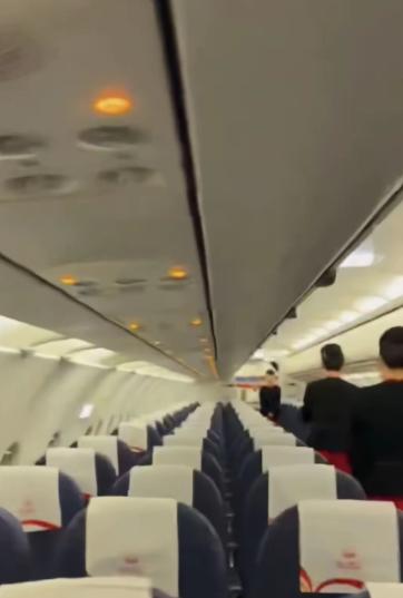 “开眼界了！”2月1日，四川九寨沟，一女子花200元买了张机票，起飞前接到机场电