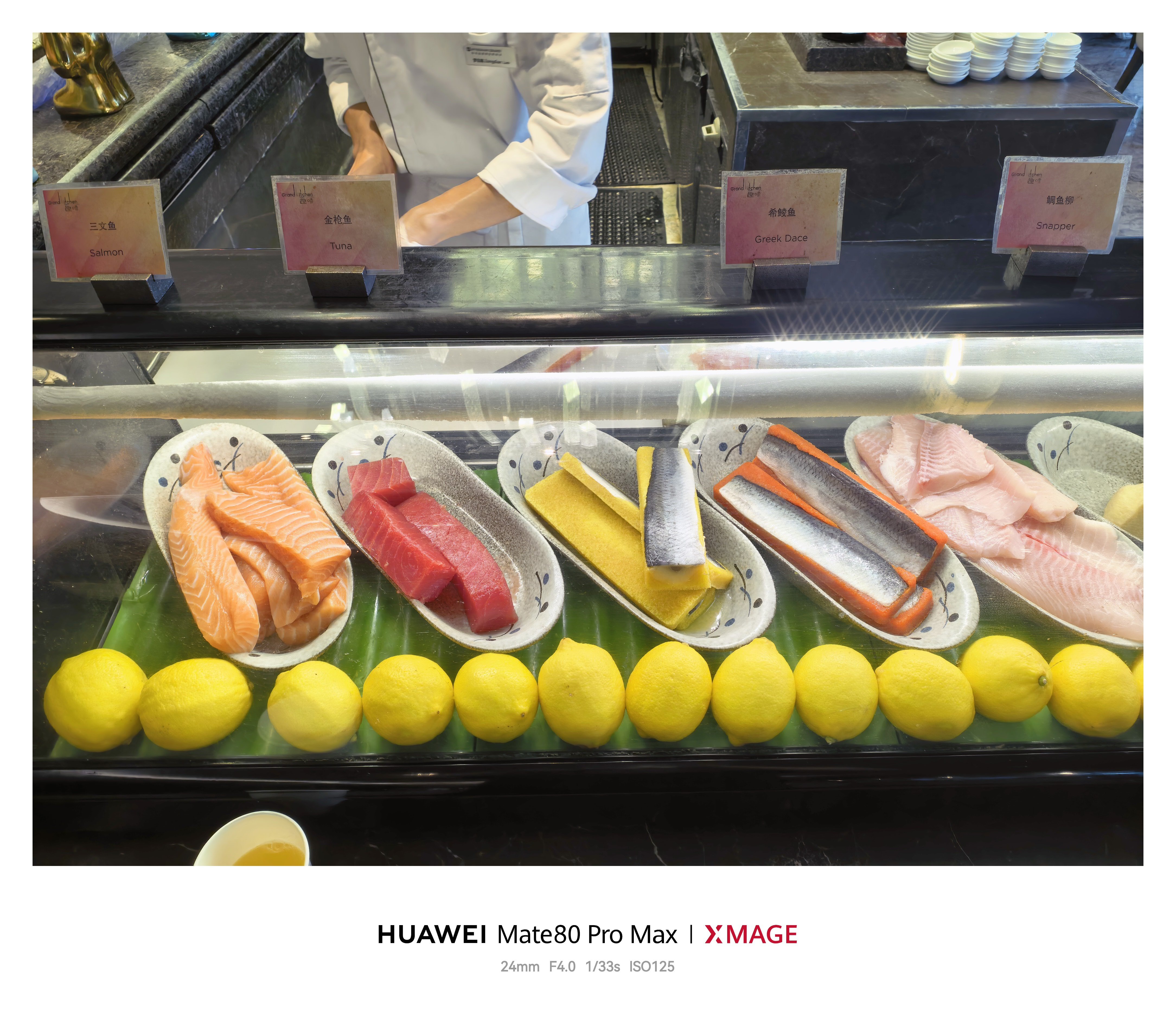 昨天在长沙吃麻辣小龙虾，今天就在深圳吃海鲜小火锅，虽然出差奔波劳累，但是吃的都还