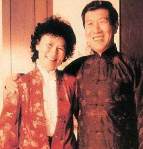 少来夫妻老来伴，婚姻最大的幸福就是双方笑到了最后，双赢，李昌钰夫妇就是这样。