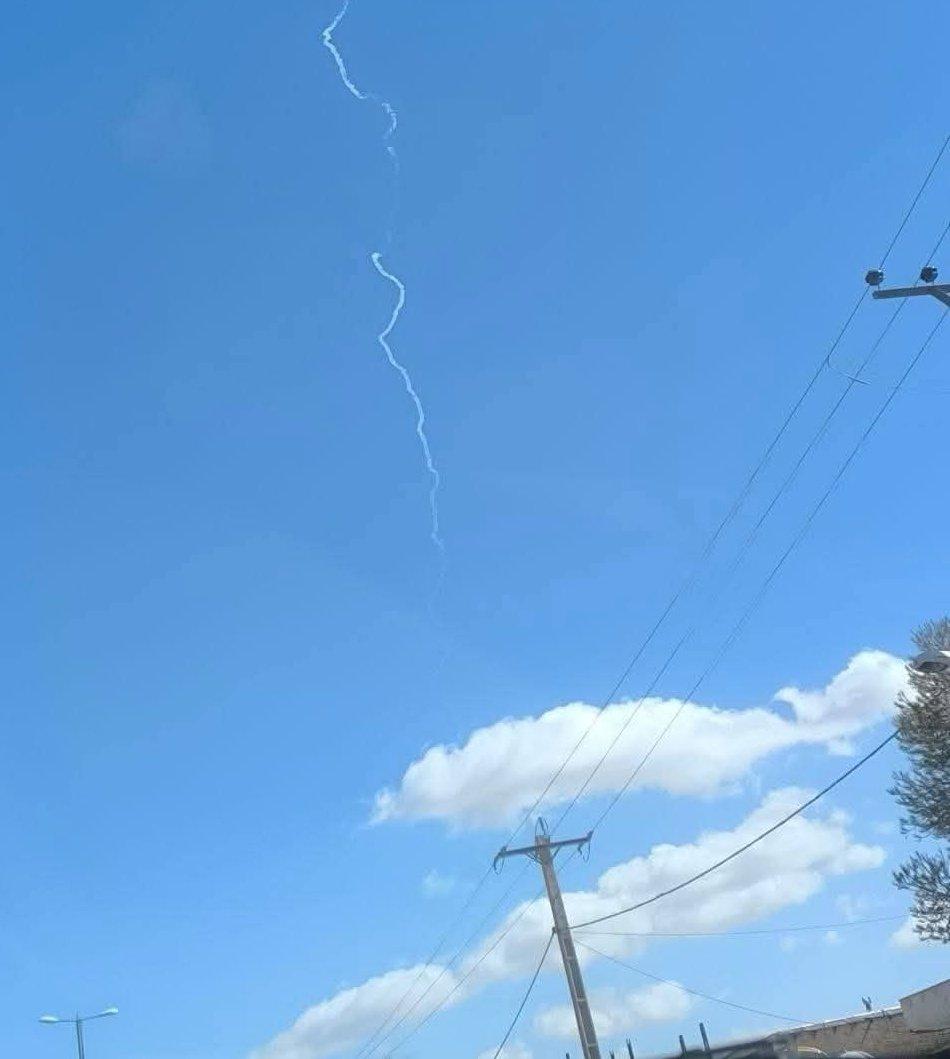 伊朗防空系统击退了美国和以色列的导弹，与此同时，伊朗的米格-29战斗机也进行了密