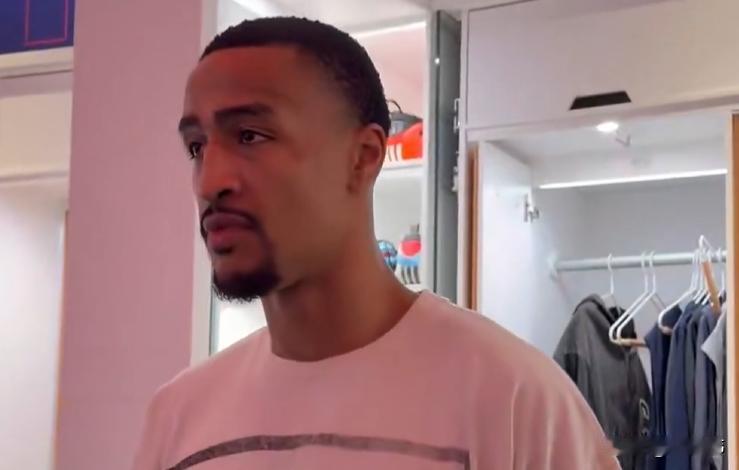 科林斯真不错！科林斯谈替哈登出头：“任何人都别想欺负我的队友。”“特别是